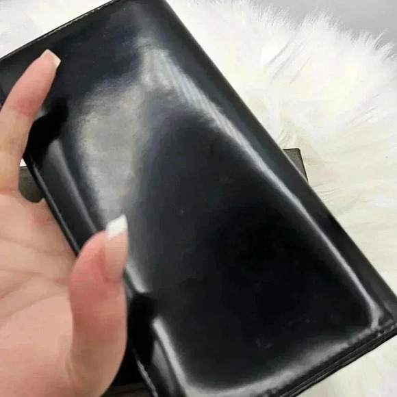 Interlocking G Vernis BiFold Long Wallet - Picture 6 of 15